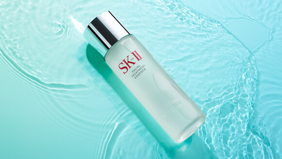 “Nước thần” làm nên thương hiệu SK-II được mọi người trên toàn Thế Giới biết đến và trở thành sản phẩm “best seller” của hãng.