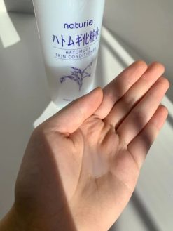 review chat toner naturie hatomugi skin conditioner