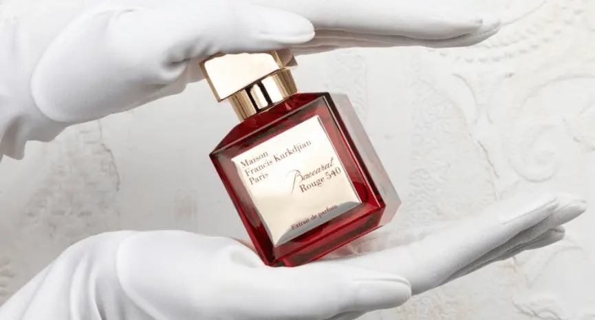 thiet ke maison francis kurkdjian baccarat rouge 540 extrait de parfum