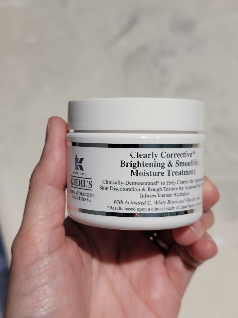 kiehls clearly corrective brightening smoothing moisture treatment