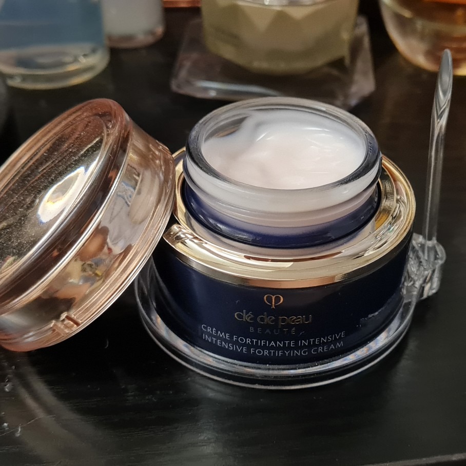 review cle de peau beaute intensive fortifying cream n 50g